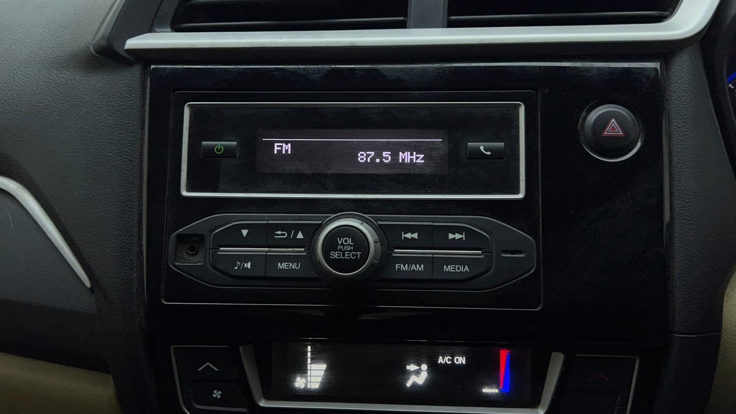 Used 2017 Honda Amaze 1.2 S i-VTEC Petrol Manual top_features Integrated (in-dash) music system