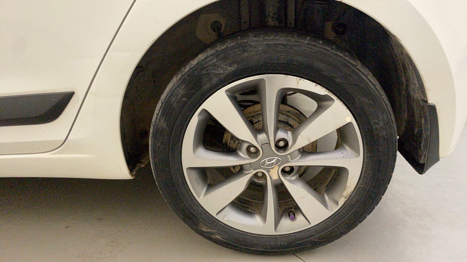 Used 2016 Hyundai Elite i20 Asta 1.4 CRDI (O) Diesel Manual tyres LEFT REAR TYRE RIM VIEW