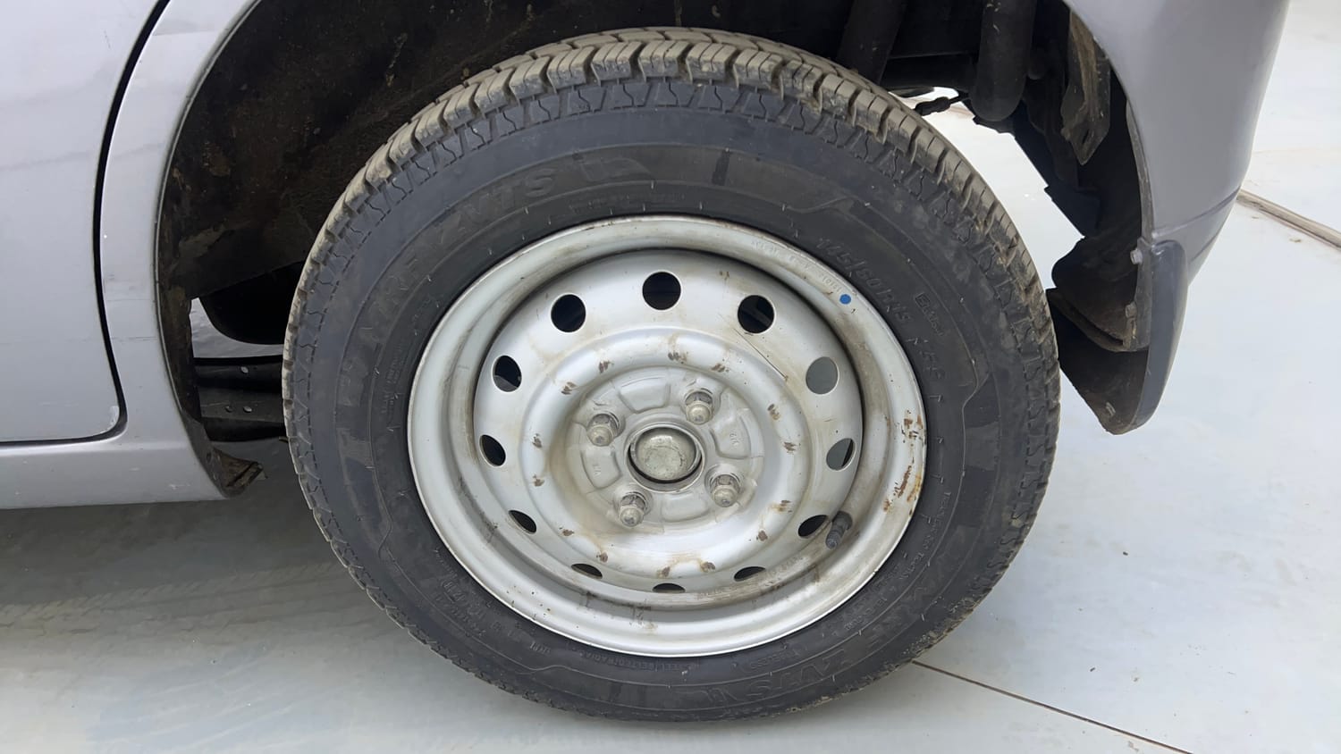 Used 2013 Maruti Suzuki Wagon R 1.0 LXI CNG (outside fitted) Cng Manual tyres LEFT REAR TYRE RIM VIEW