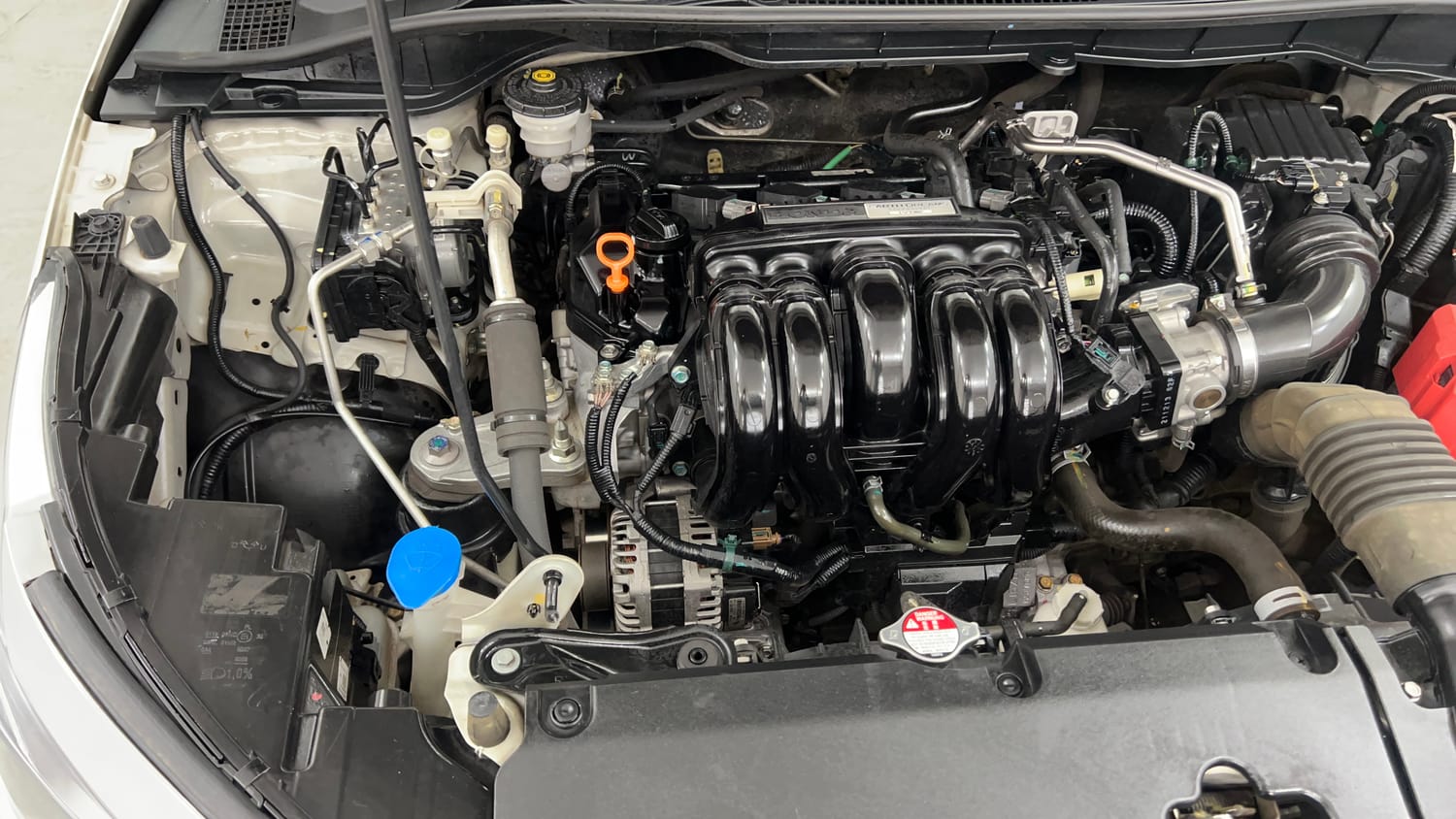 Used 2022 Honda City V Petrol Petrol Manual engine ENGINE RIGHT SIDE VIEW