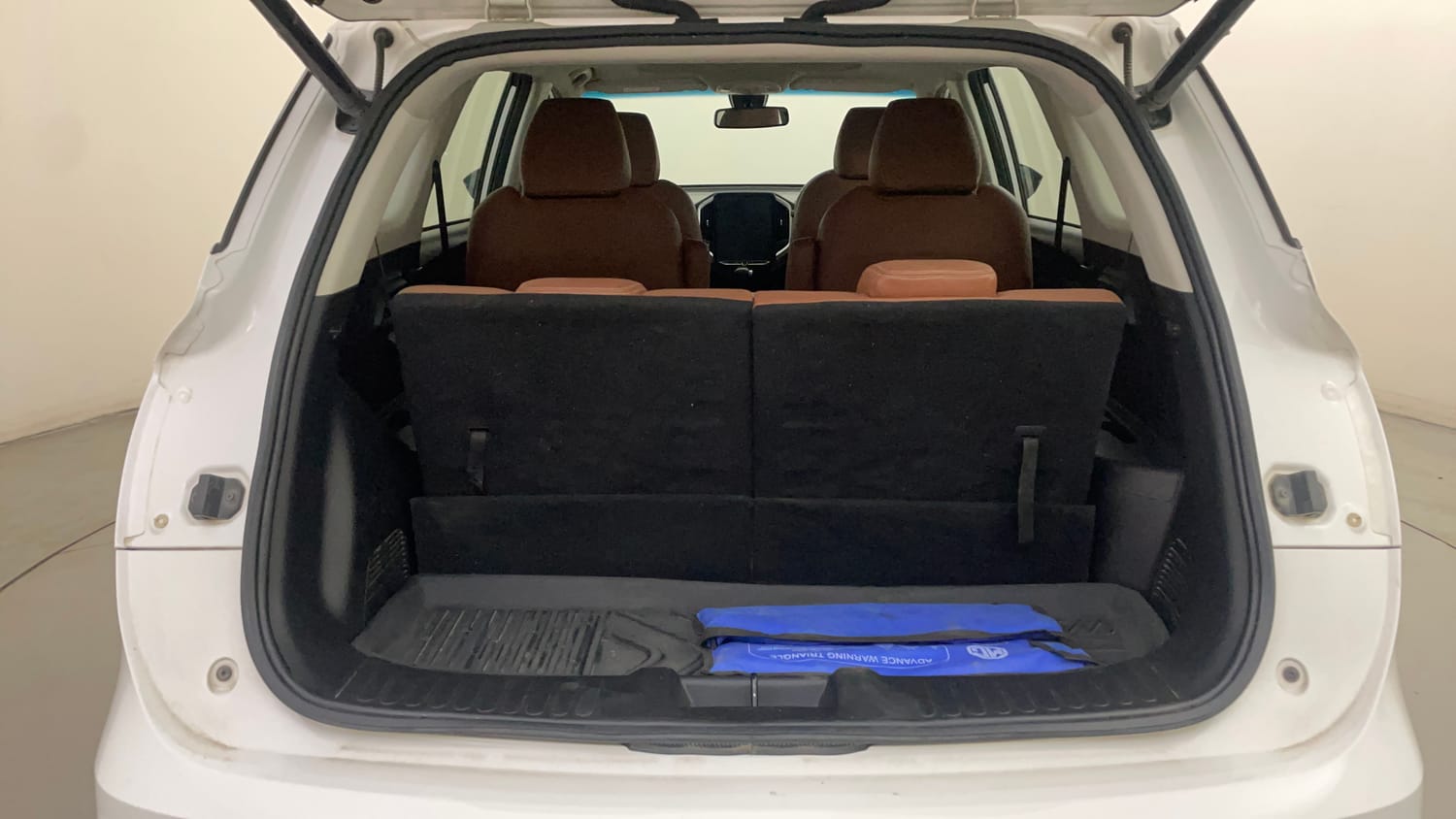 Used 2023 MG Motors Hector Plus Sharp 1.5 Petrol Turbo CVT 6-STR Petrol Automatic interior DICKY INSIDE VIEW