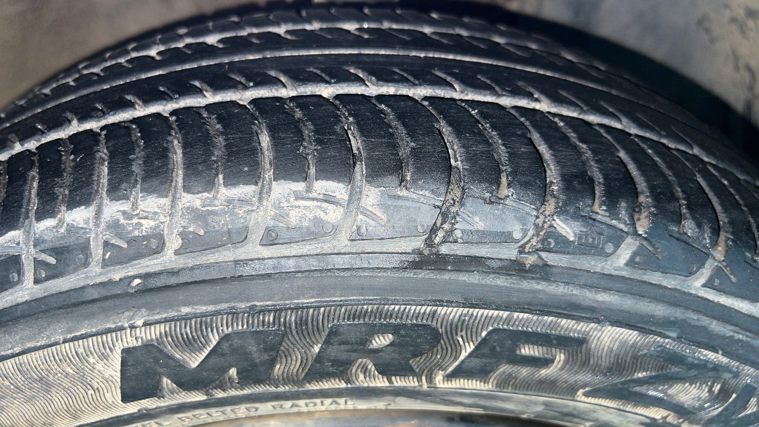 Used 2022 Maruti Suzuki Wagon R 1.0 VXi (O) 1.0 Petrol Manual tyres RIGHT FRONT TYRE TREAD VIEW