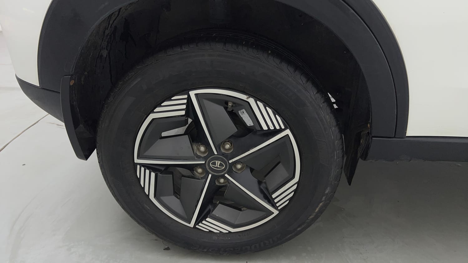 Used 2023 Tata Nexon Creative 1.2 Revotron Petrol 6MT Petrol Manual tyres RIGHT REAR TYRE RIM VIEW
