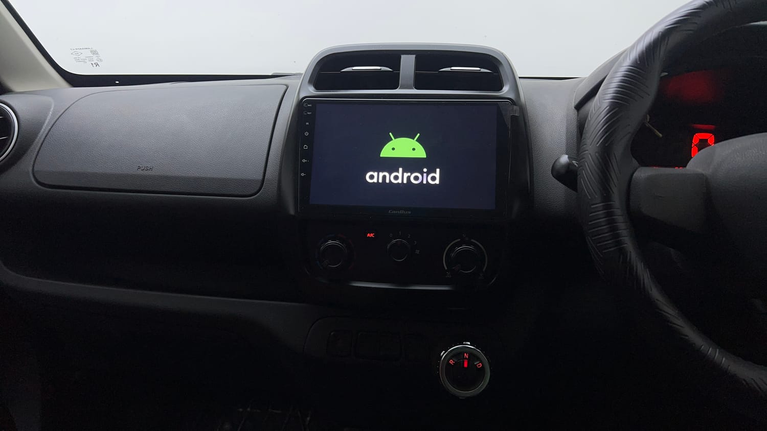 Used 2017 Renault Kwid 1.0 RXL AMT Petrol Automatic interior MUSIC SYSTEM & AC CONTROL VIEW