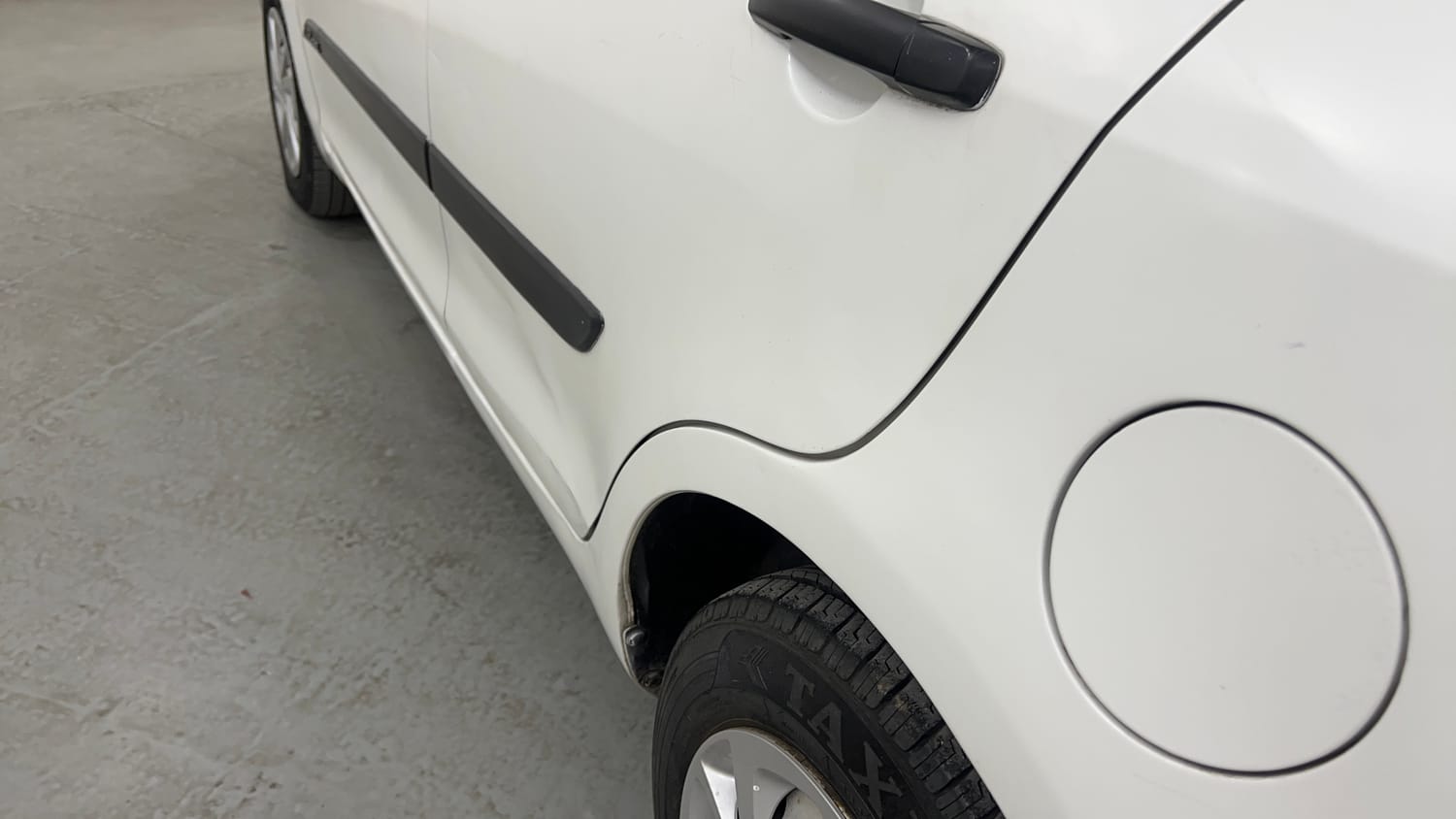 Used 2012 Maruti Suzuki Swift Dzire LXI Petrol Manual dents MINOR SCRATCH