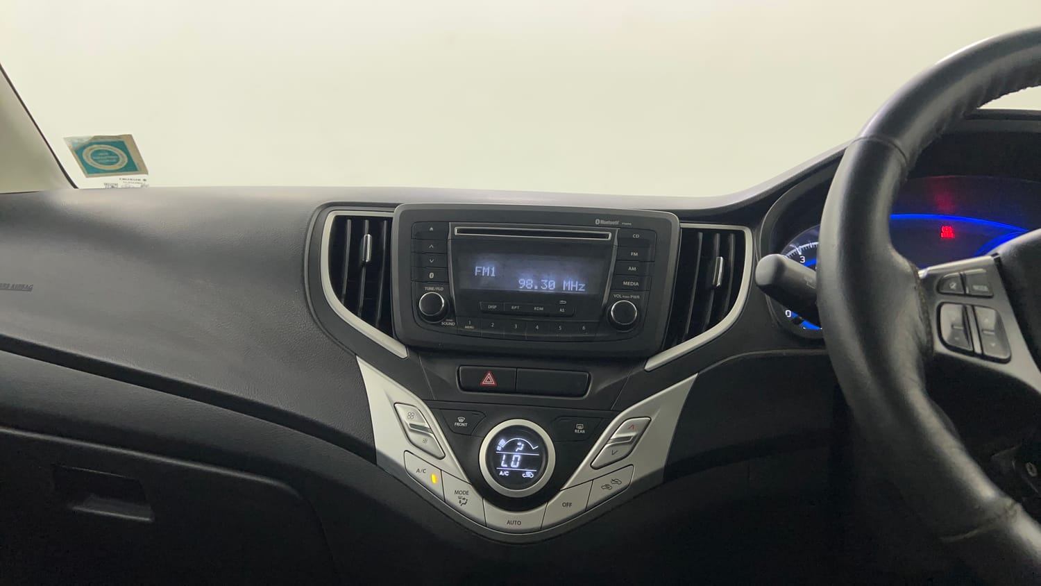 Used 2018 Maruti Suzuki Baleno Delta 1.2 Petrol Manual interior MUSIC SYSTEM & AC CONTROL VIEW