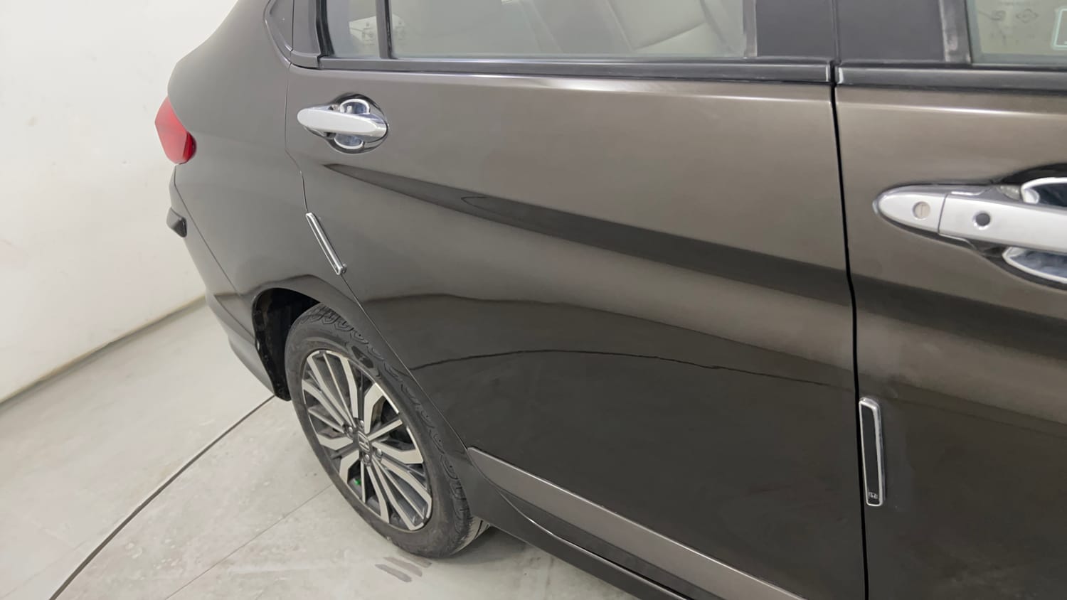 Used 2018 Honda City VX Petrol Petrol Manual dents MINOR SCRATCH