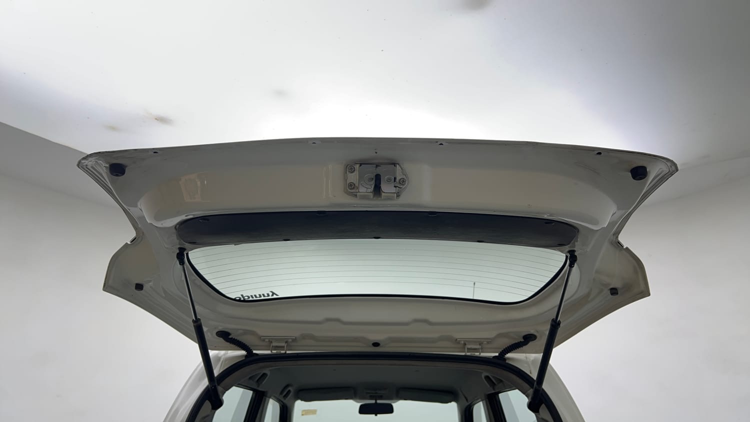 Used 2015 Maruti Suzuki Wagon R 1.0 VXI AMT Petrol Automatic interior DICKY DOOR OPEN VIEW