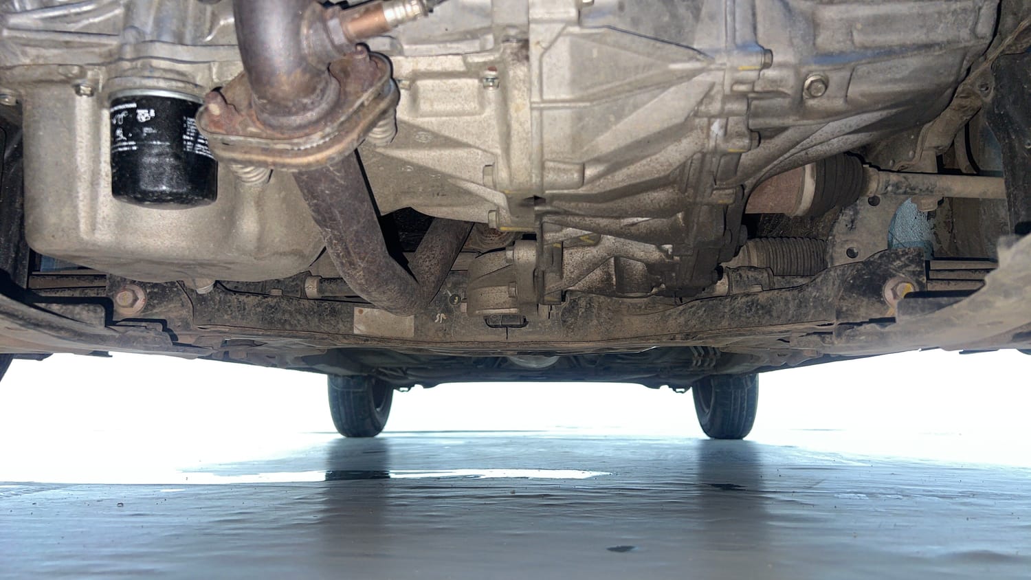 Used 2019 Maruti Suzuki Dzire VXi AMT Petrol Automatic extra FRONT LEFT UNDERBODY VIEW