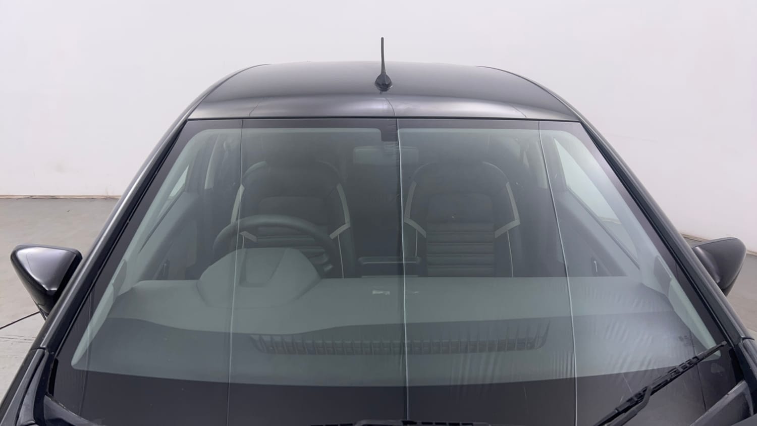 Used 2020 Tata Altroz XM Petrol Petrol Manual exterior FRONT WINDSHIELD VIEW