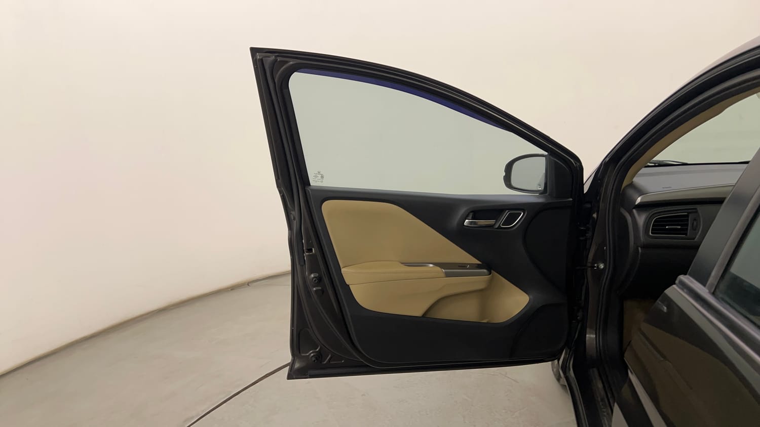 Used 2018 Honda City VX Petrol Petrol Manual interior LEFT FRONT DOOR OPEN VIEW