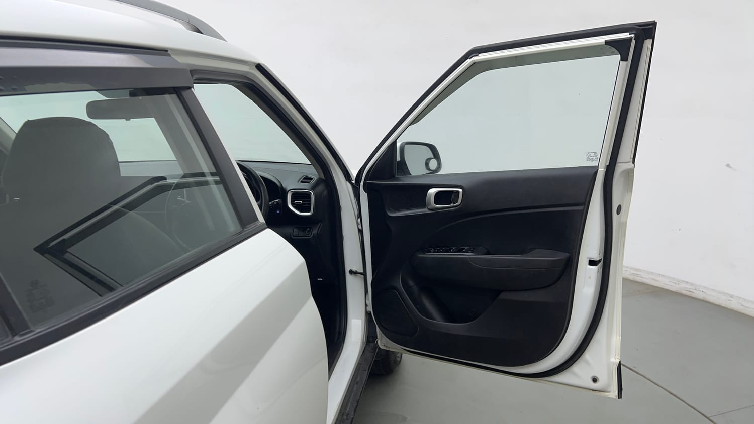 Used 2020 hyundai Venue SX 1.0 Turbo Petrol Petrol Manual interior RIGHT FRONT DOOR OPEN VIEW