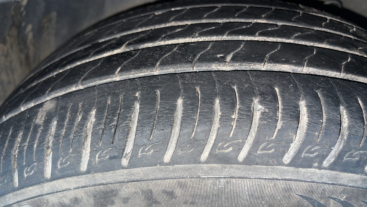 Used 2020 hyundai Venue SX 1.0 Turbo Petrol Petrol Manual tyres LEFT FRONT TYRE TREAD VIEW