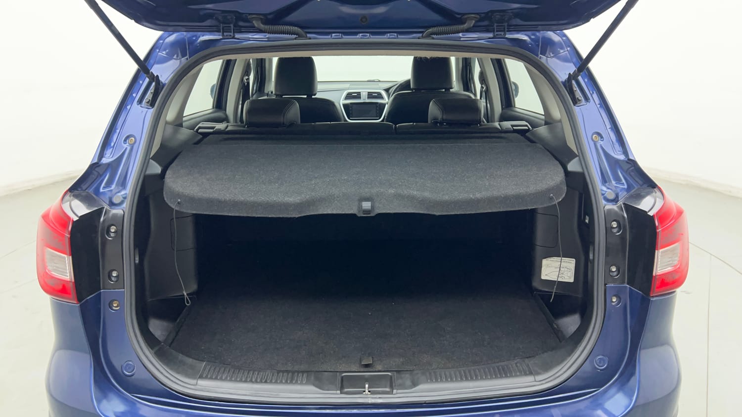 Used 2020 Maruti Suzuki S-Cross Alpha Petrol Manual interior DICKY INSIDE VIEW