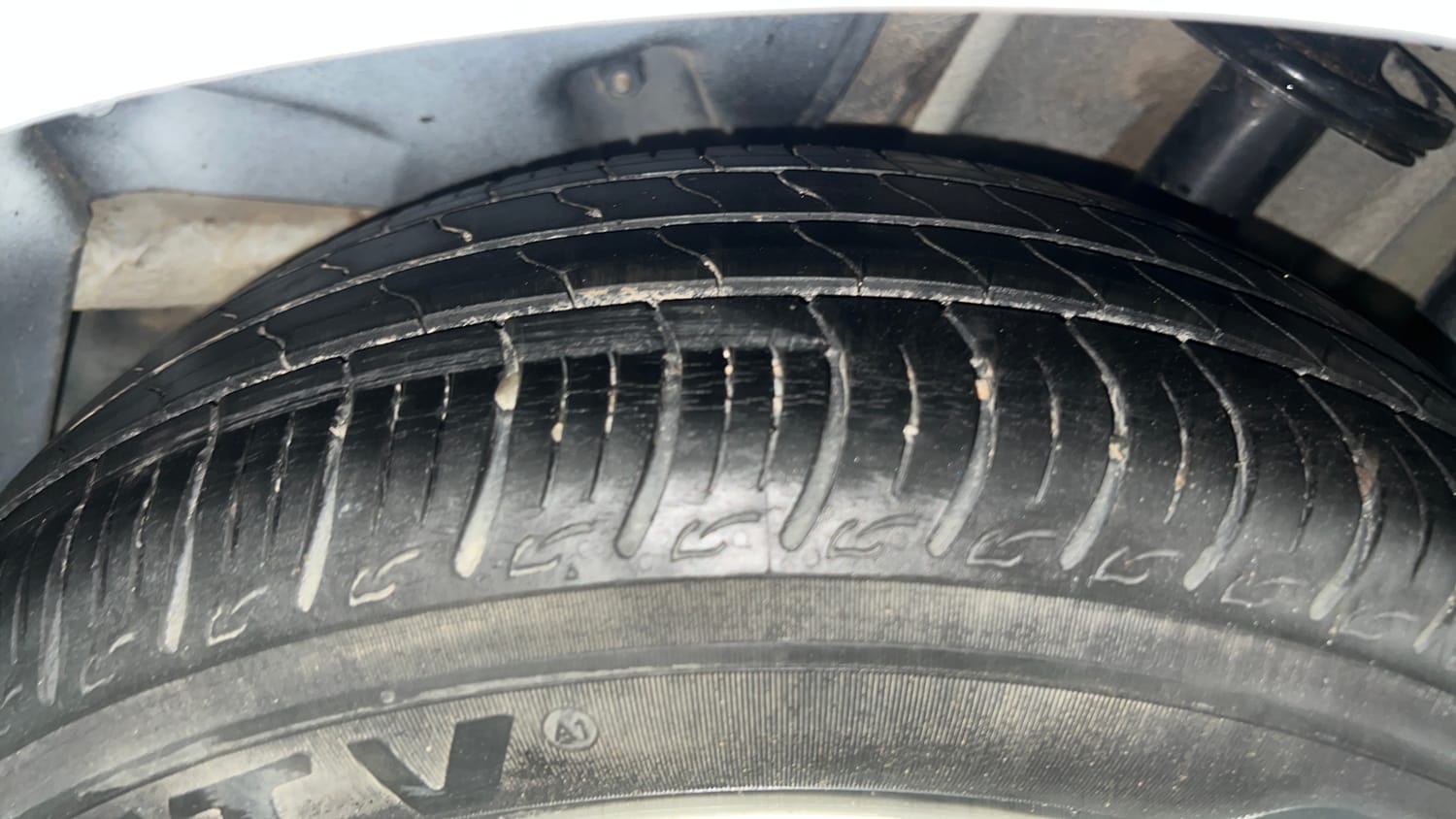 Used 2018 Tata Tiago Revotron XZ Plus Petrol Manual tyres LEFT REAR TYRE TREAD VIEW