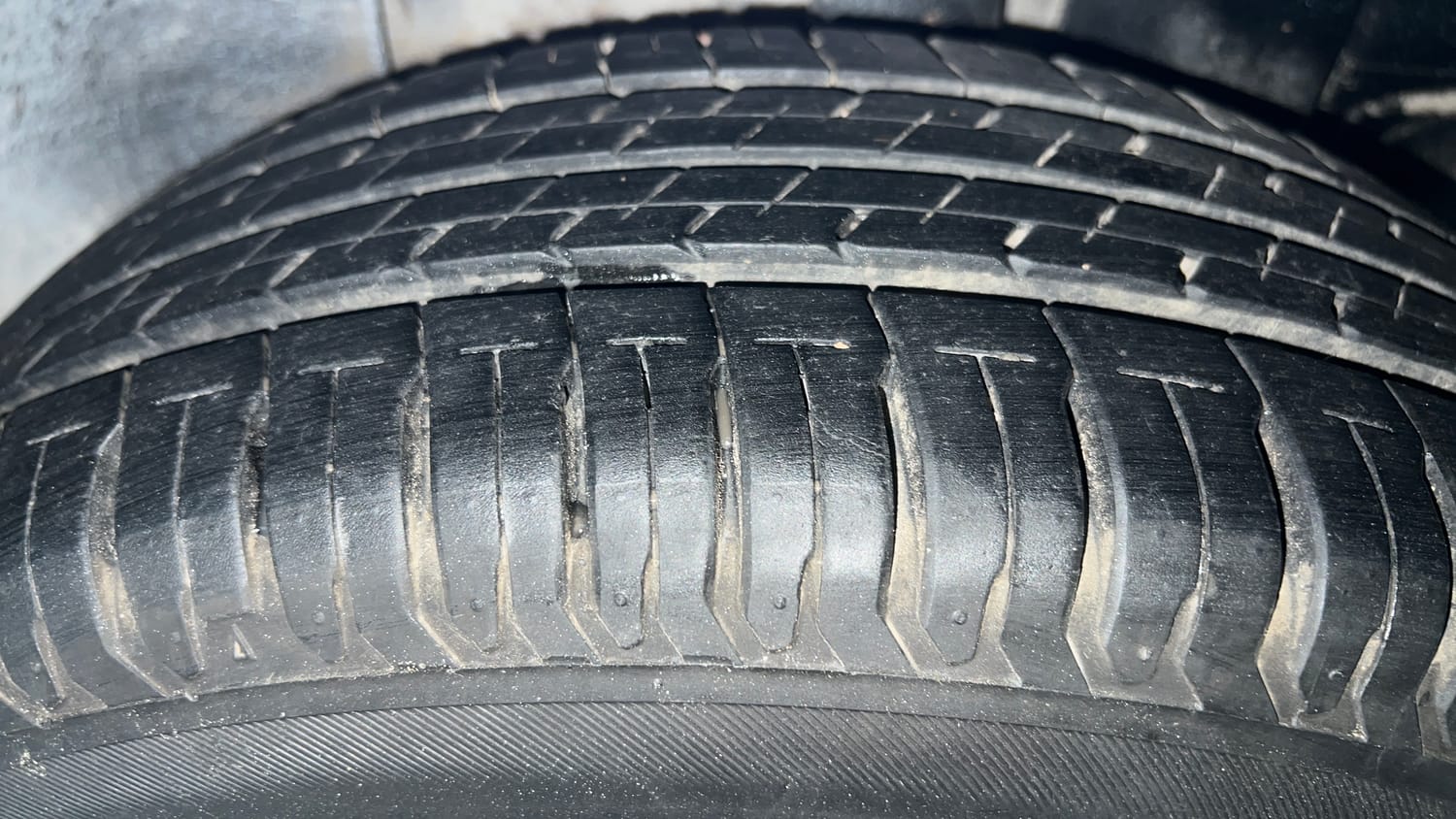 Used 2019 Hyundai Elite i20 Asta 1.2 AT Petrol Automatic tyres LEFT REAR TYRE TREAD VIEW