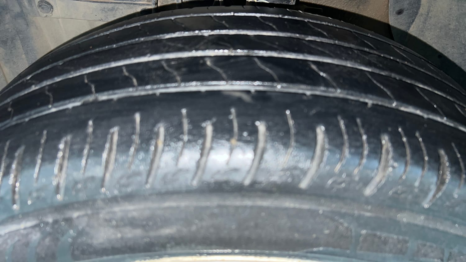 Used 2021 maruti-suzuki Vitara Brezza LXi Petrol Manual tyres LEFT FRONT TYRE TREAD VIEW