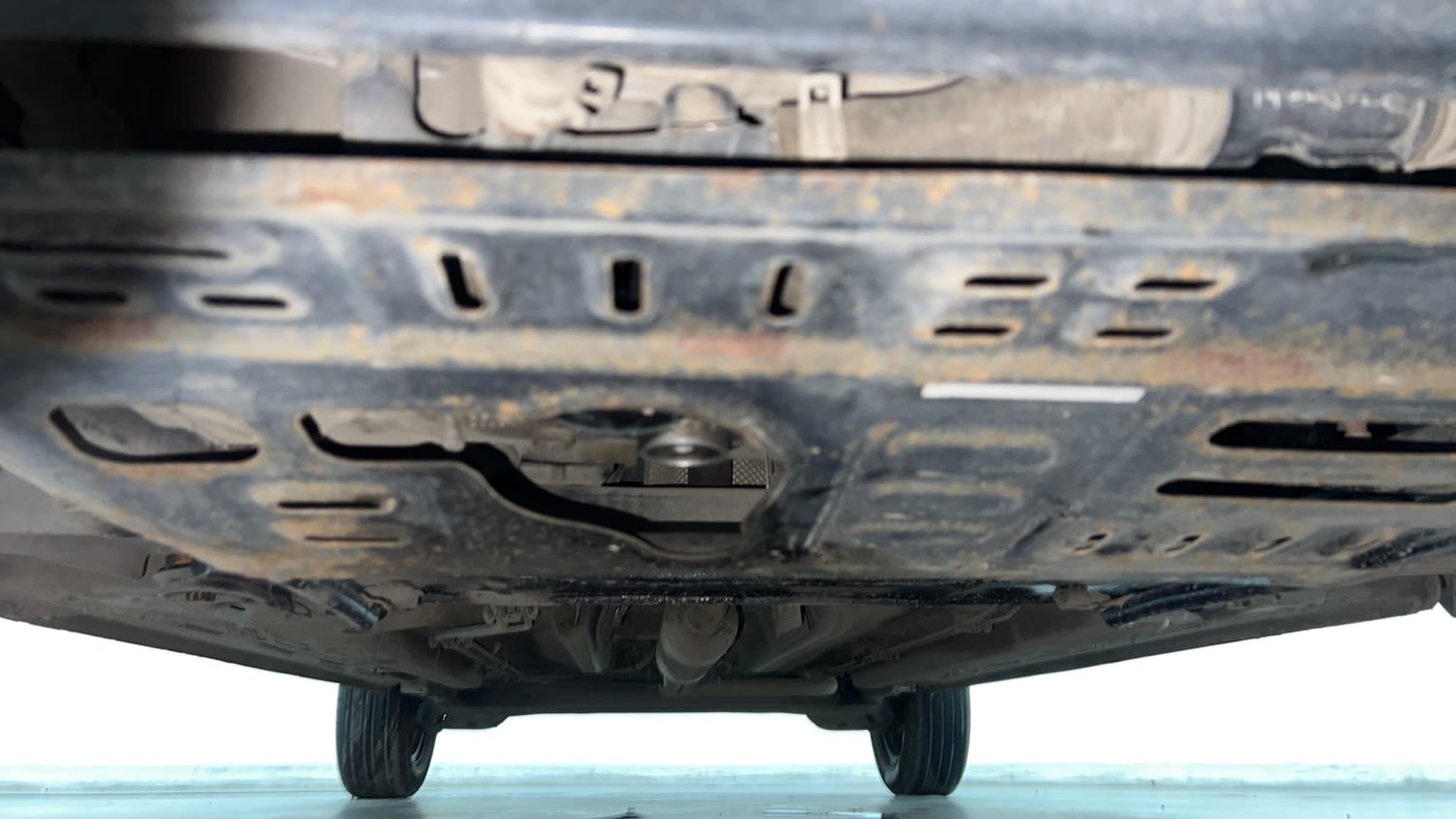 Used 2022 Renault Triber RXZ Petrol Automatic extra FRONT LEFT UNDERBODY VIEW