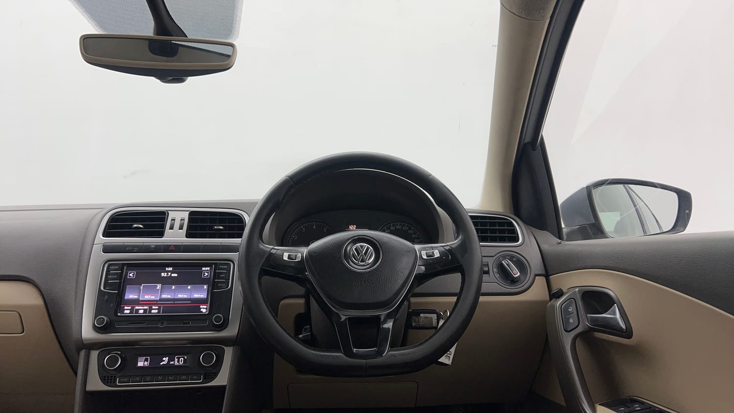 Used 2018 Volkswagen Vento Highline 1.6 (P) Petrol Manual interior STEERING VIEW