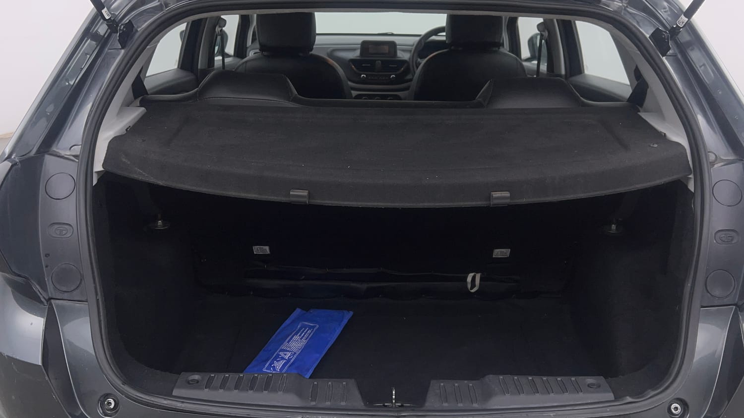 Used 2020 Tata Altroz XM Petrol Petrol Manual interior DICKY INSIDE VIEW