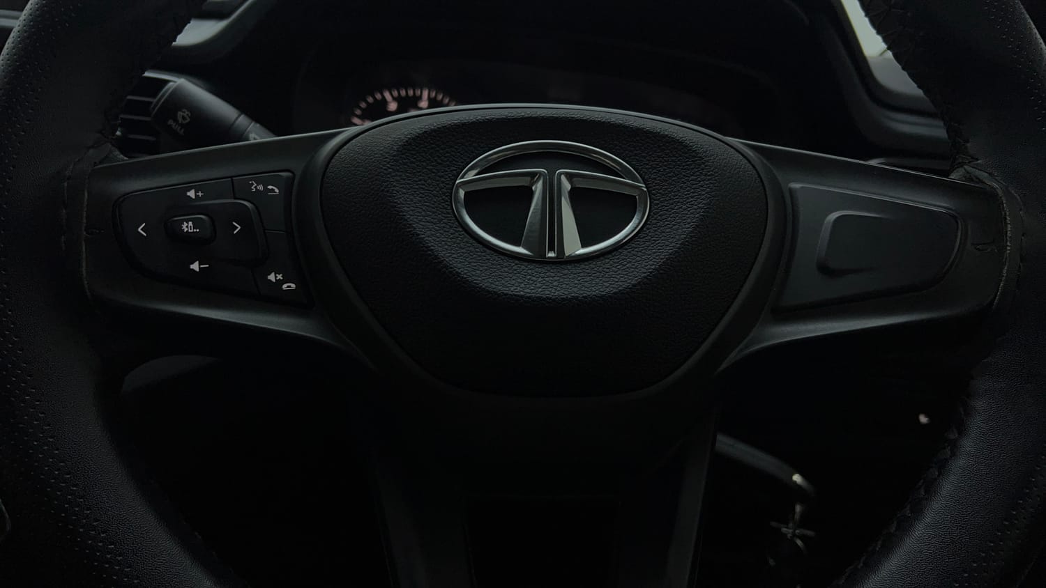 Used 2022 Tata Punch Adventure MT Petrol Manual top_features Steering mounted controls