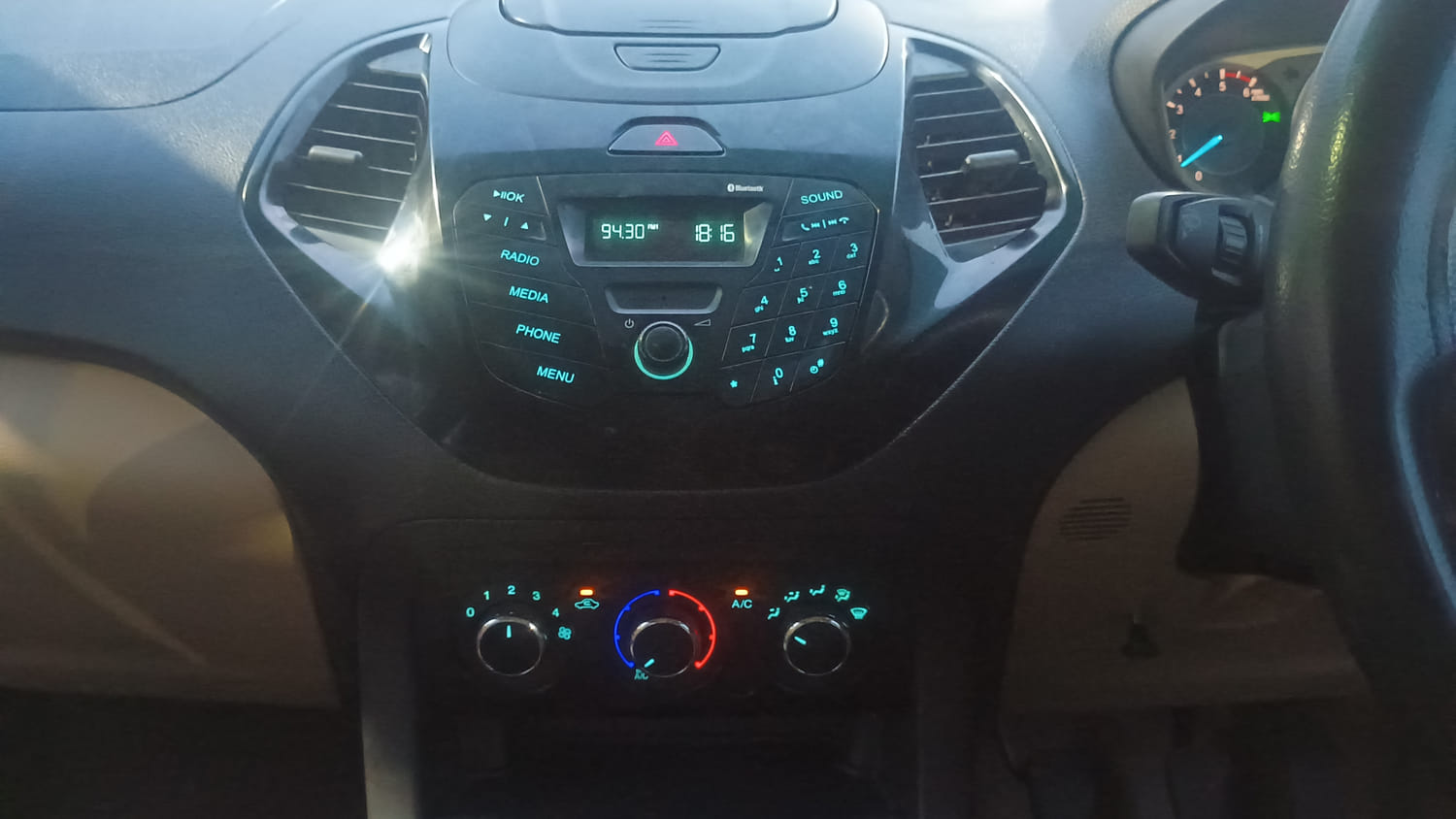 Used 2016 Ford Figo Aspire Trend 1.5 TDCi Diesel Manual interior MUSIC SYSTEM & AC CONTROL VIEW