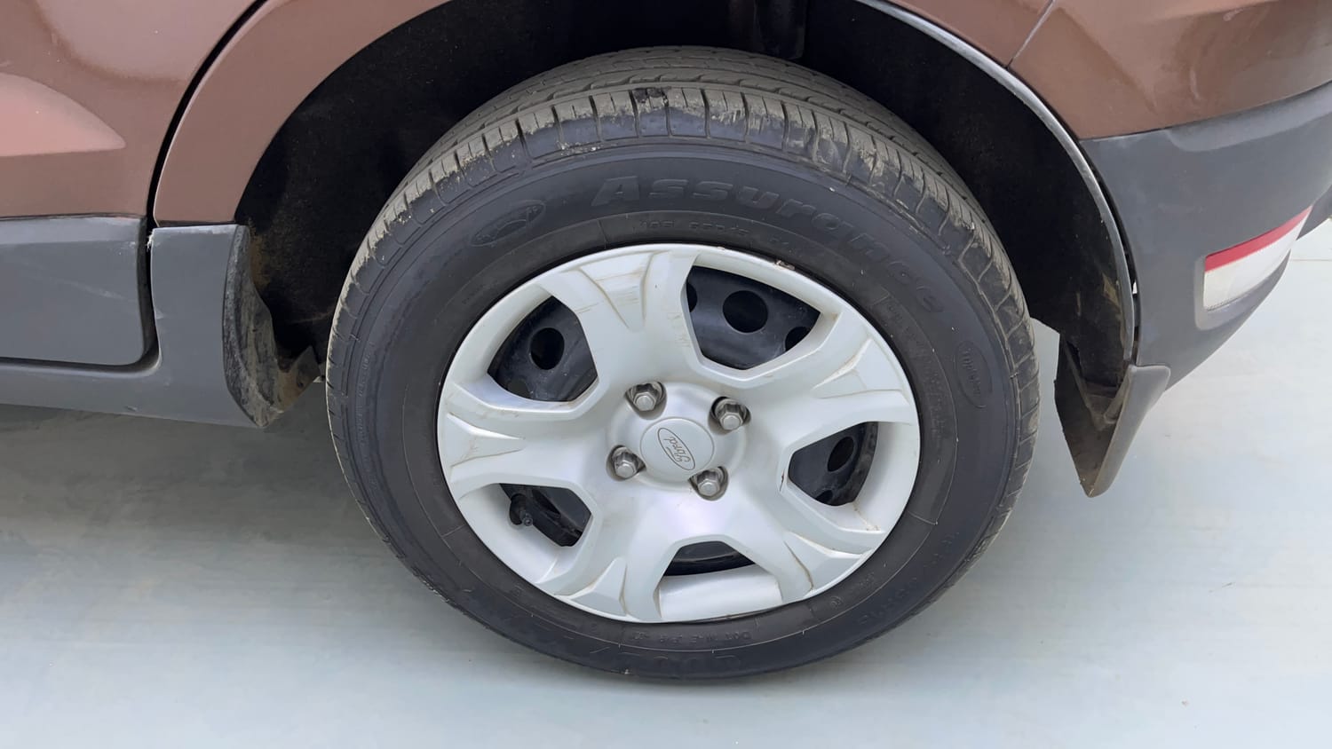 Used 2016 Ford EcoSport Trend 1.5L Ti-VCT Petrol Manual tyres LEFT REAR TYRE RIM VIEW