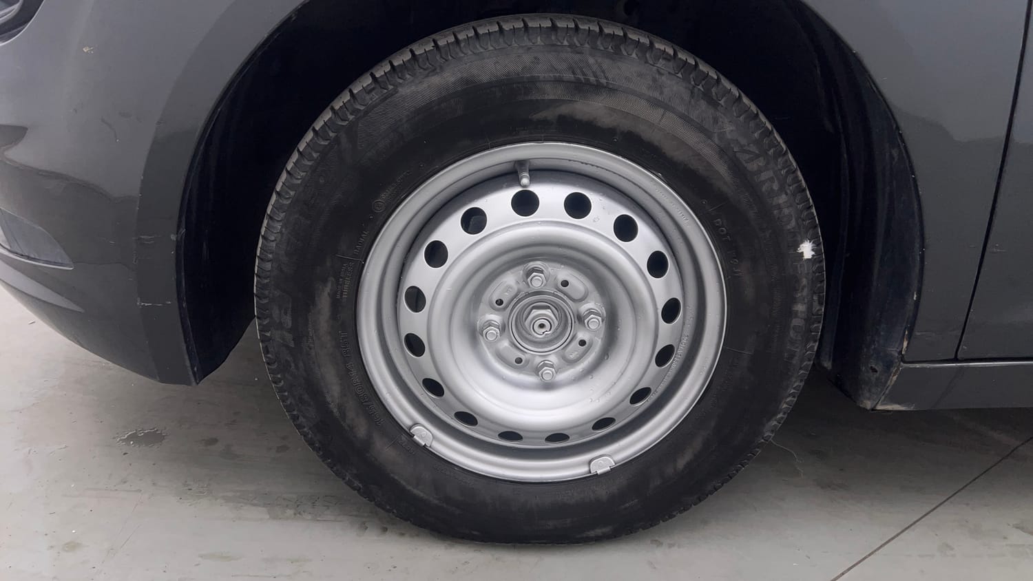 Used 2020 Tata Altroz XM Petrol Petrol Manual tyres LEFT FRONT TYRE RIM VIEW