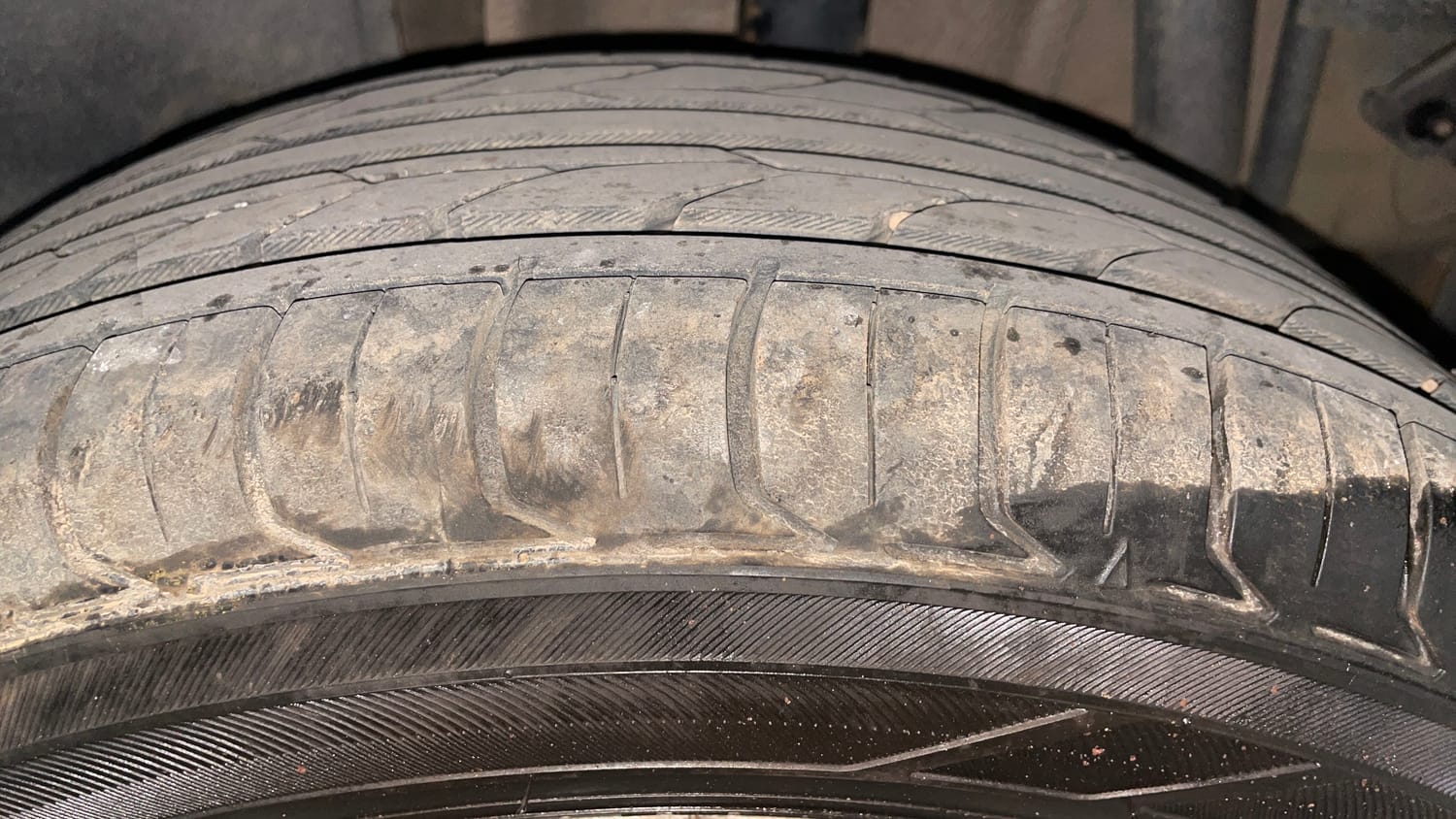 Used 2018 Tata Tiago Revotron XZ Petrol Manual tyres LEFT REAR TYRE TREAD VIEW