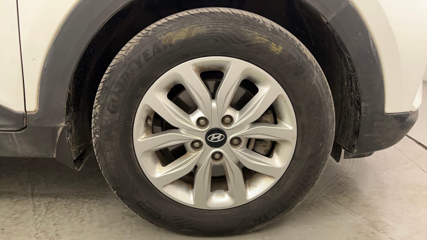 Used 2019 Hyundai Creta S 1.6 AT CRDi Diesel Automatic tyres RIGHT FRONT TYRE RIM VIEW