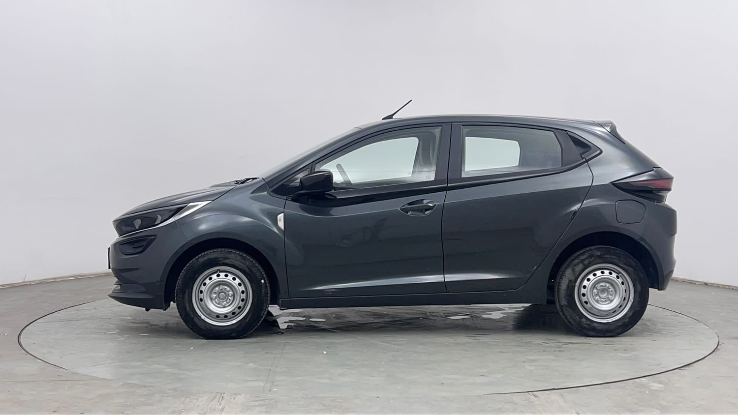 Used 2020 Tata Altroz XM Petrol Petrol Manual exterior LEFT SIDE VIEW