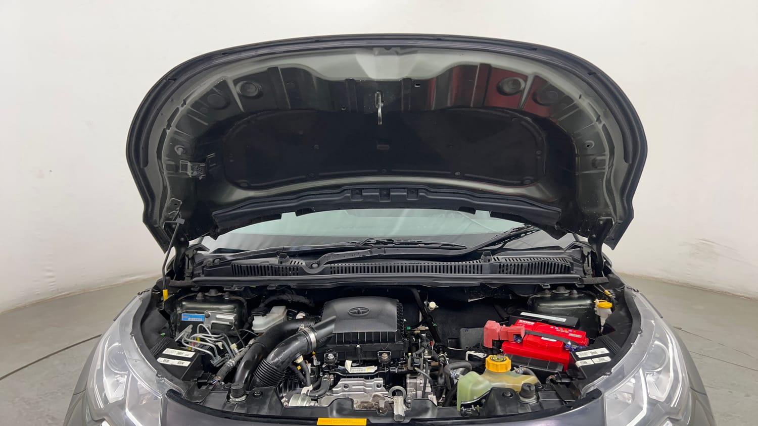Used 2022 Tata Nexon XM Petrol Manual engine ENGINE & BONNET OPEN FRONT VIEW