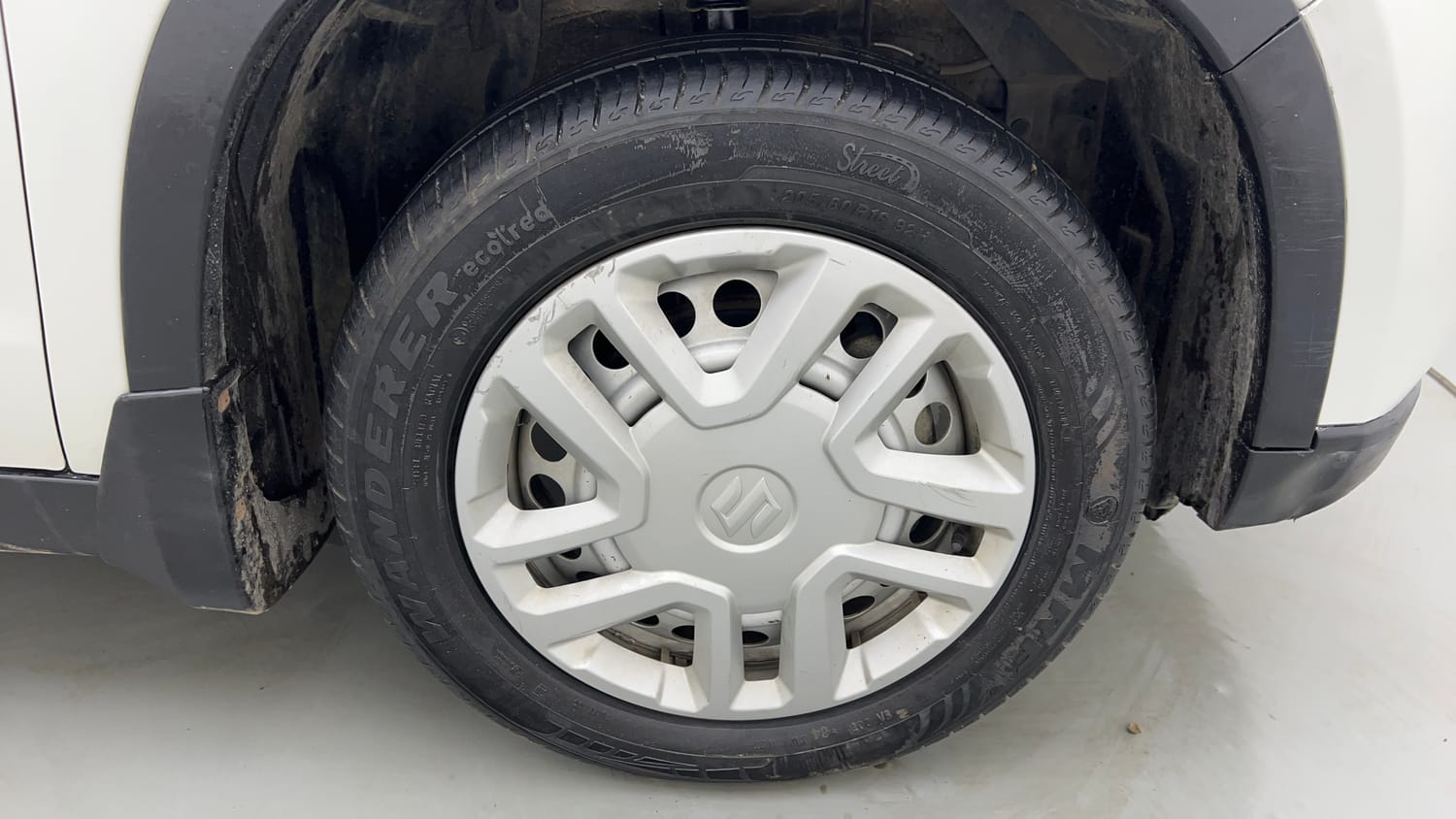 Used 2021 maruti-suzuki Vitara Brezza LXi Petrol Manual tyres RIGHT FRONT TYRE RIM VIEW