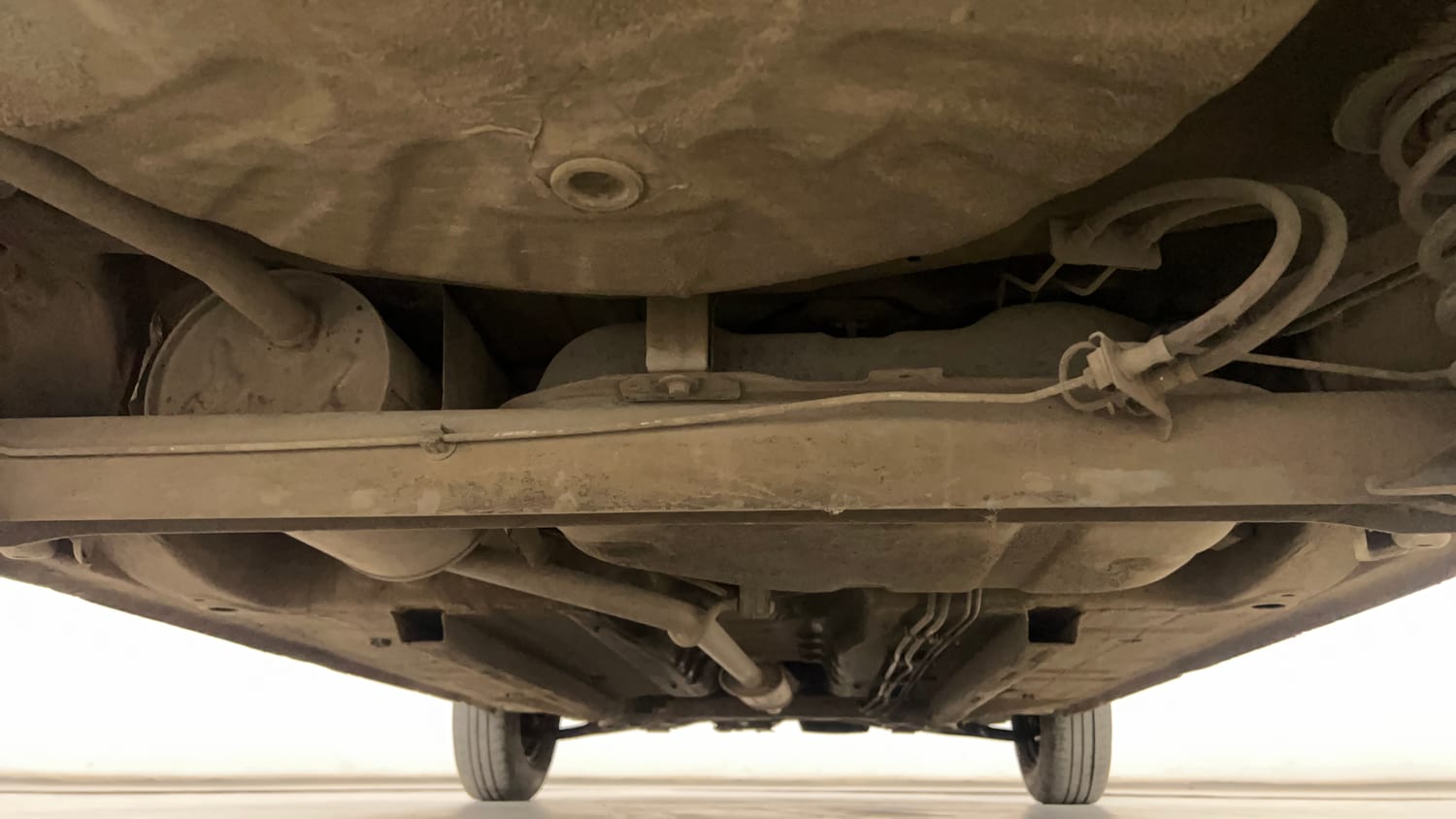 Used 2016 Renault Kwid RXT Opt Petrol Manual extra REAR UNDERBODY VIEW (TAKEN FROM REAR)