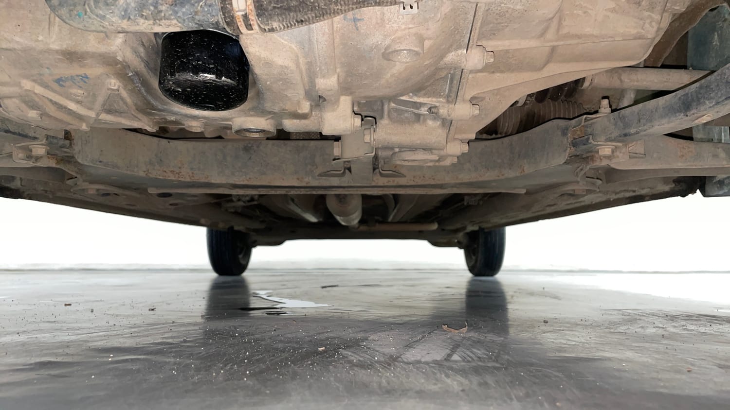 Used 2021 Renault Triber RXE Petrol Manual extra FRONT LEFT UNDERBODY VIEW