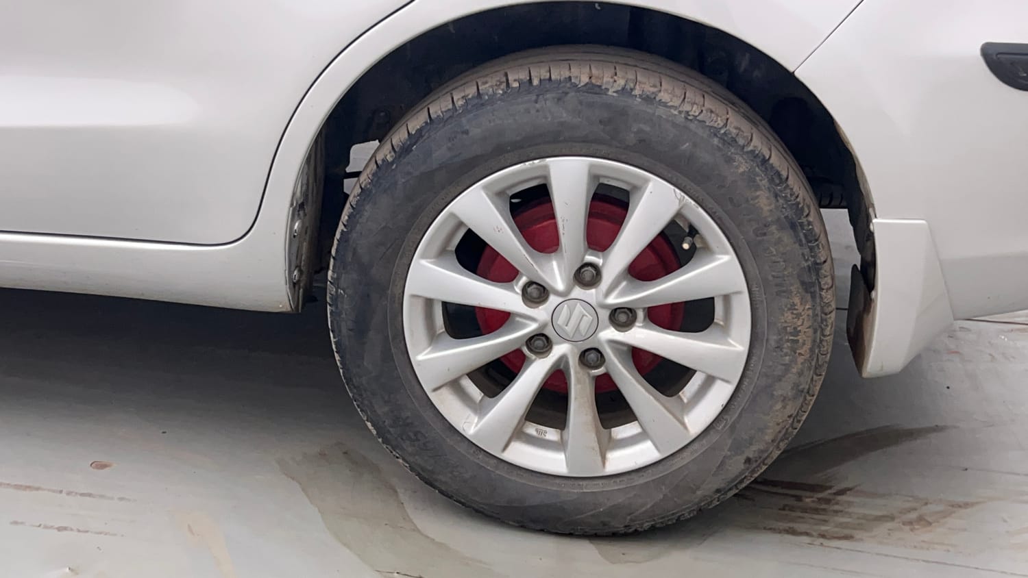 Used 2014 Maruti Suzuki Ertiga ZXi Petrol Manual tyres LEFT REAR TYRE RIM VIEW