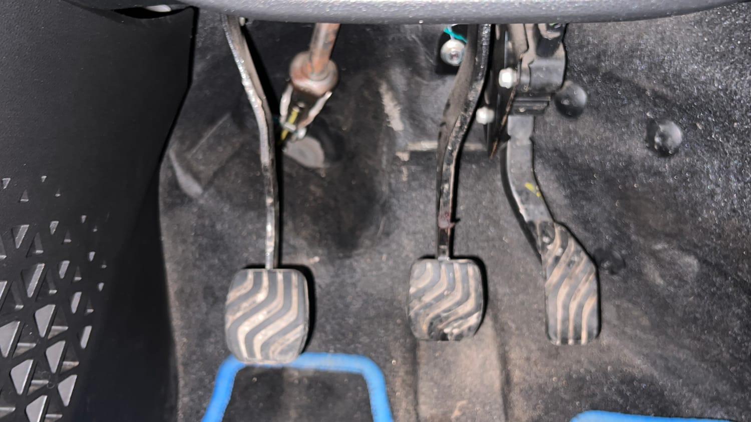 Used 2023 Renault Kiger RXZ Turbo MT Petrol Manual interior PEDALS VIEW