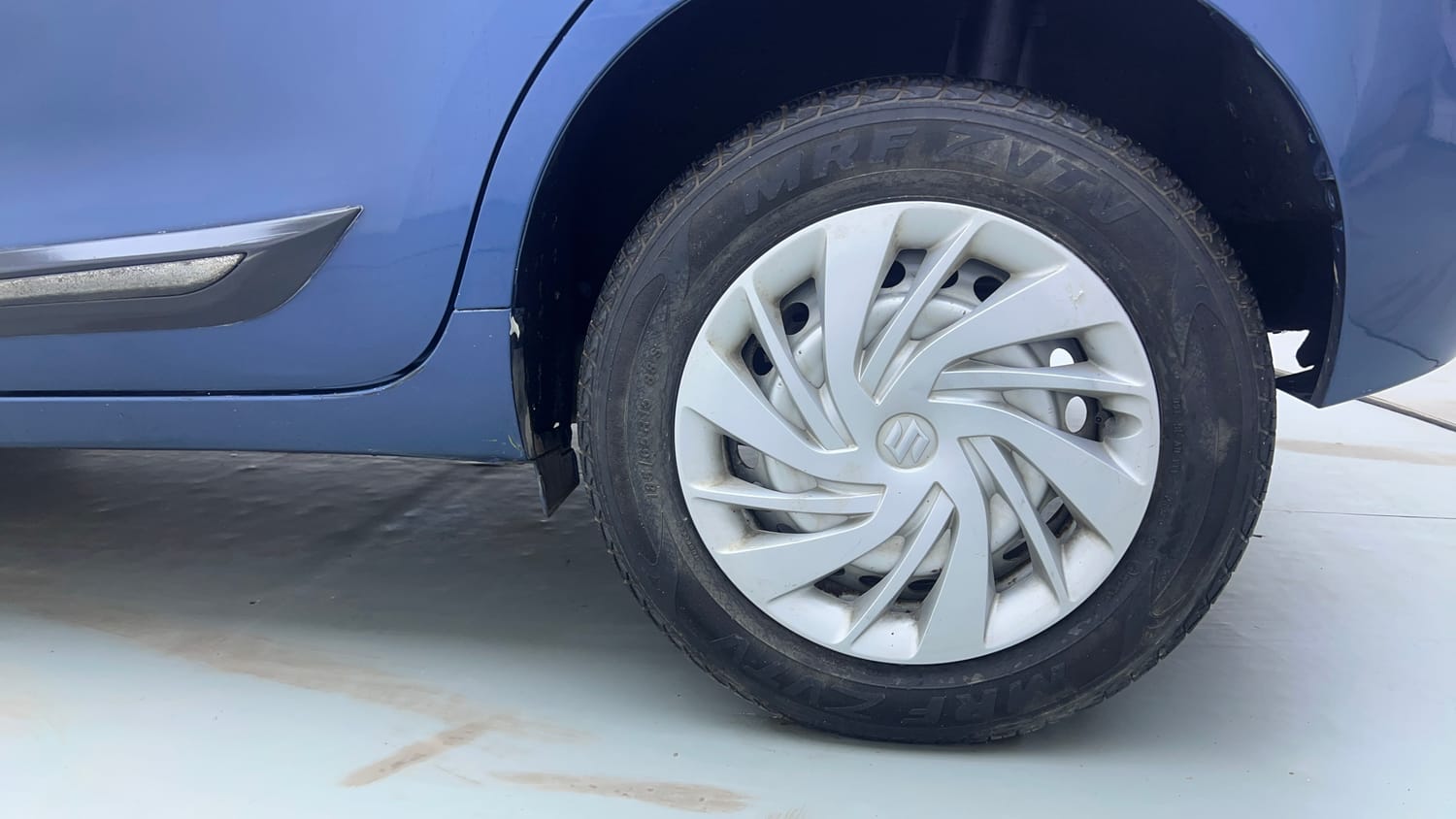 Used 2017 Maruti Suzuki Baleno Sigma 1.2 Petrol Manual tyres LEFT REAR TYRE RIM VIEW