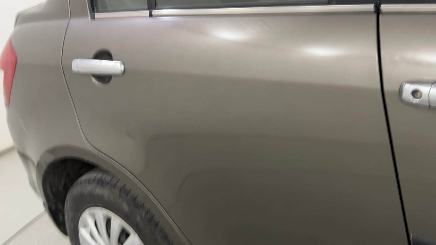 Used 2015 Maruti Suzuki Swift Dzire VXI Petrol Manual dents MINOR SCRATCH