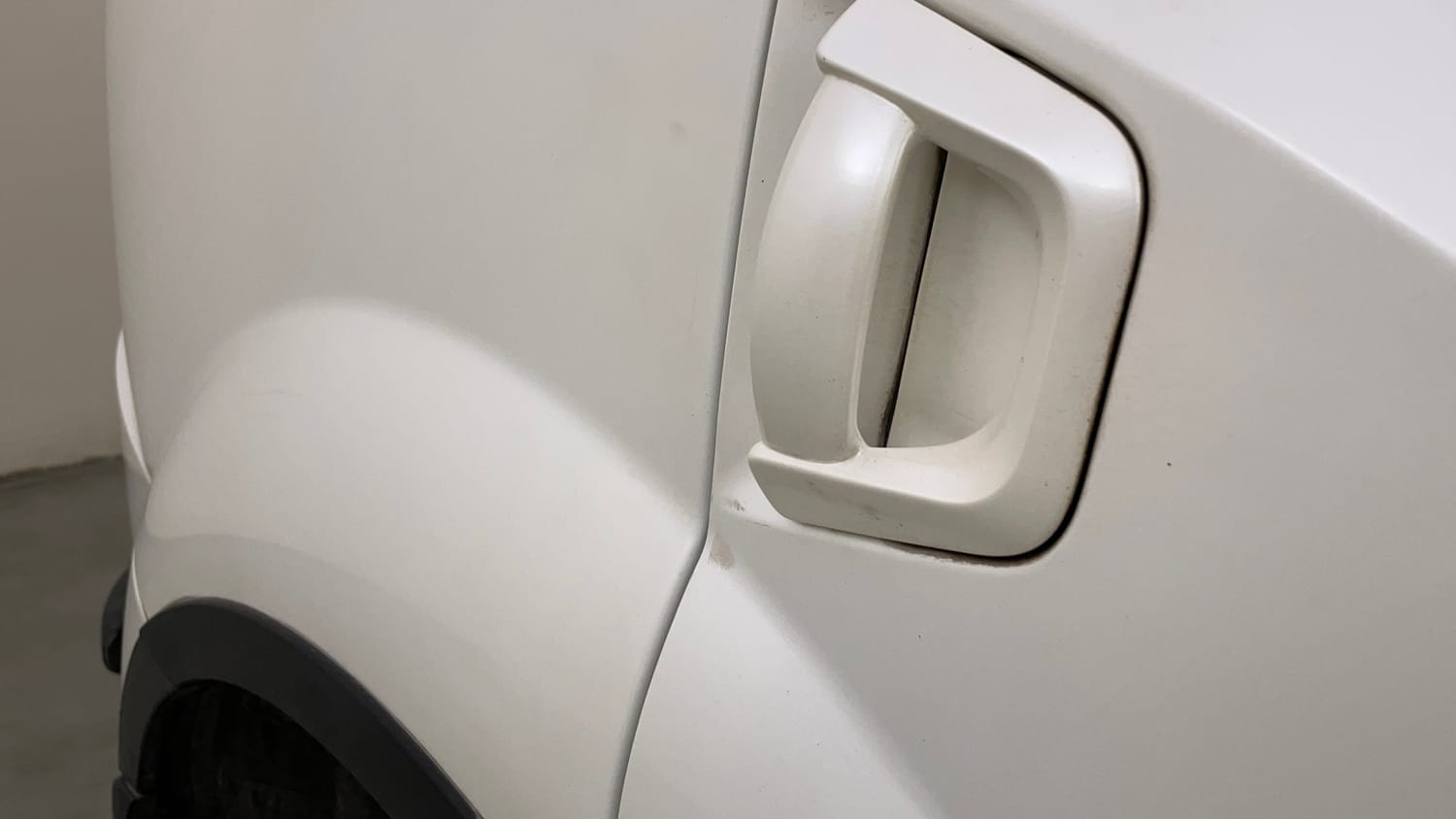 Used 2018 Mahindra XUV500 W9 AT Diesel Automatic dents MINOR SCRATCH