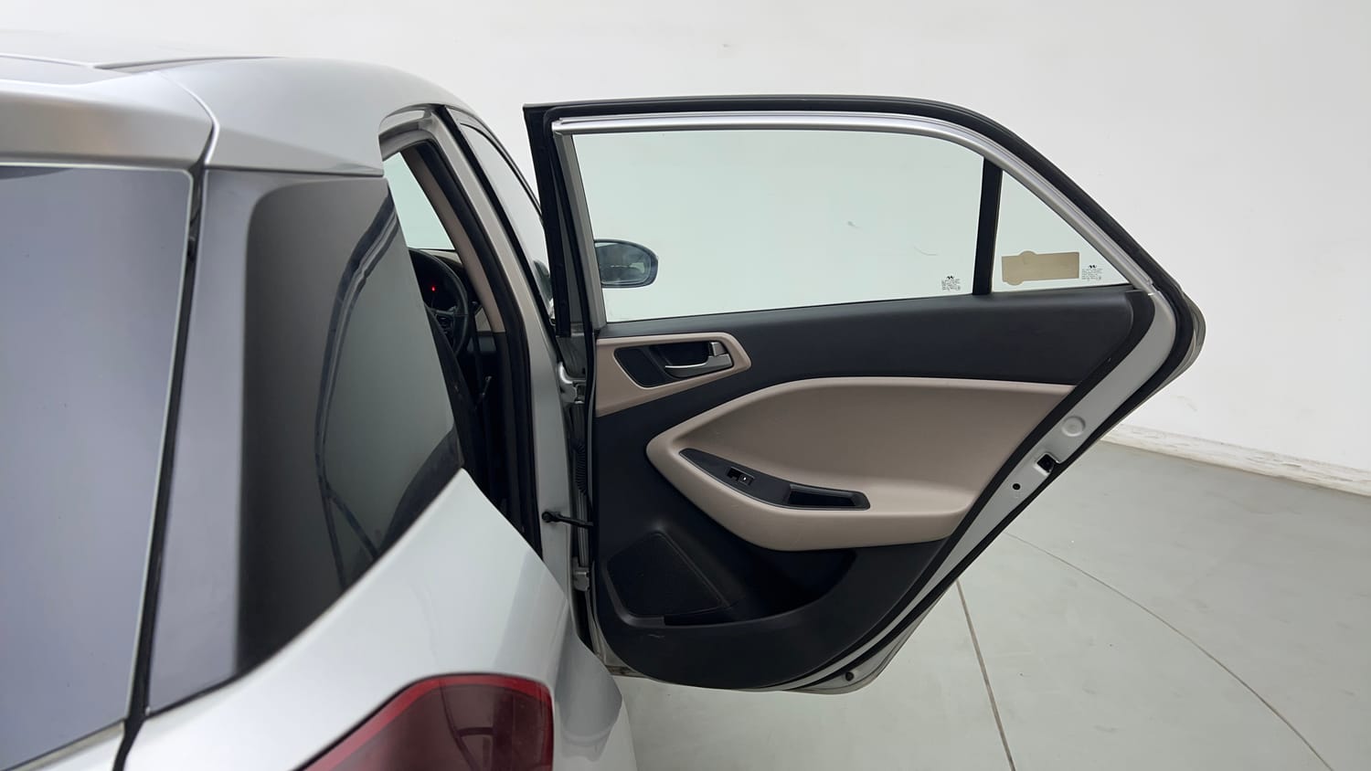 Used 2018 Hyundai Elite i20 Sportz 1.2 Petrol Manual interior RIGHT REAR DOOR OPEN VIEW