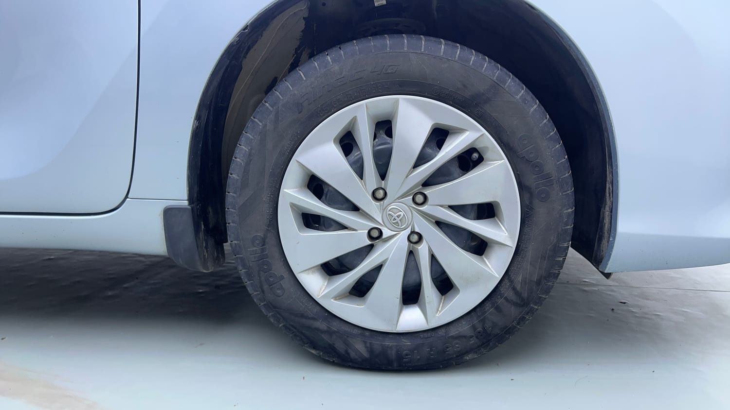 Used 2024 Toyota Glanza E Petrol Manual tyres RIGHT FRONT TYRE RIM VIEW