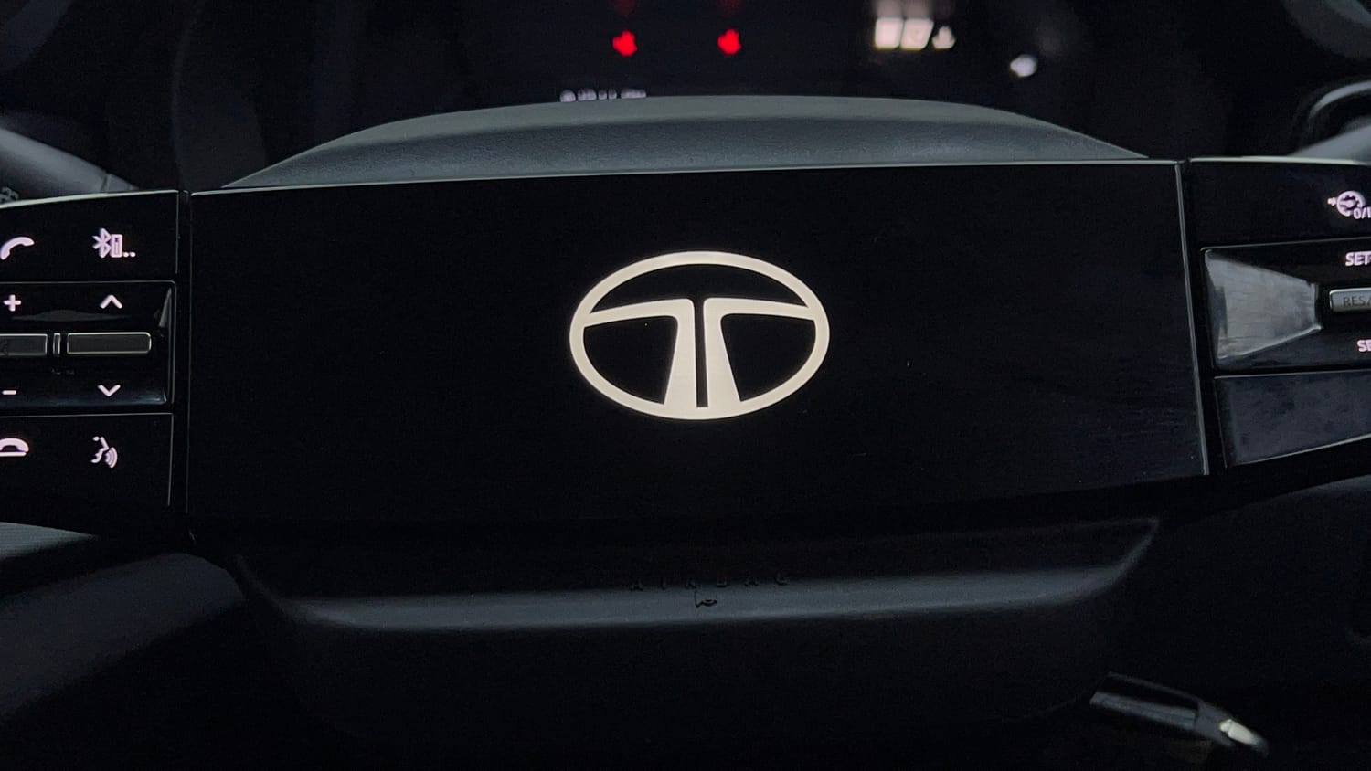 Used 2026 Tata Punch Pure + Petrol Manual top_features Airbags