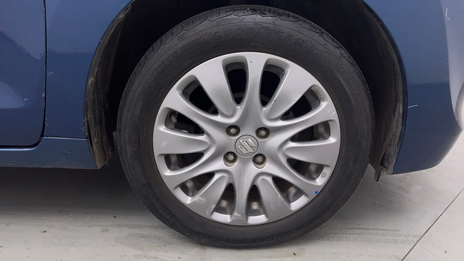 Used 2018 Maruti Suzuki Baleno Alpha 1.2 Petrol Manual tyres RIGHT FRONT TYRE RIM VIEW