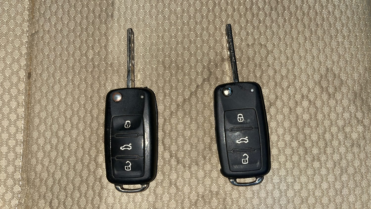 Used 2017 Volkswagen Polo Highline1.5L (D) Diesel Manual extra CAR KEY VIEW