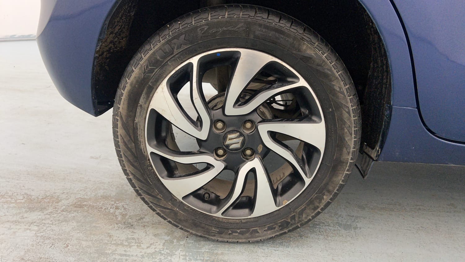 Used 2020 Maruti Suzuki Baleno Alpha Petrol Manual tyres RIGHT REAR TYRE RIM VIEW