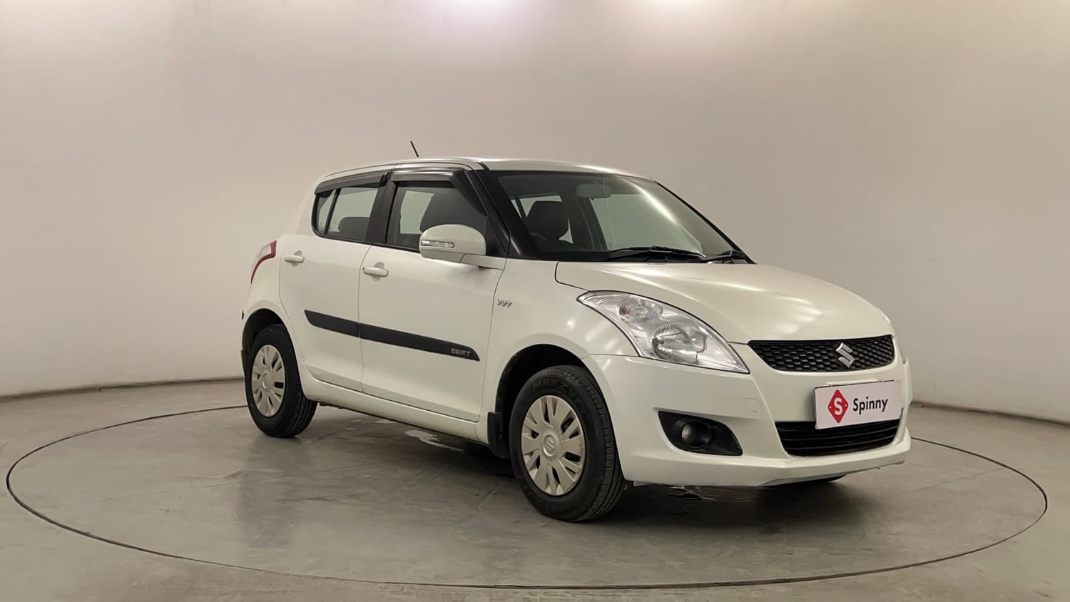 Used 2013 Maruti Suzuki Swift VXi Petrol Manual exterior RIGHT FRONT CORNER VIEW