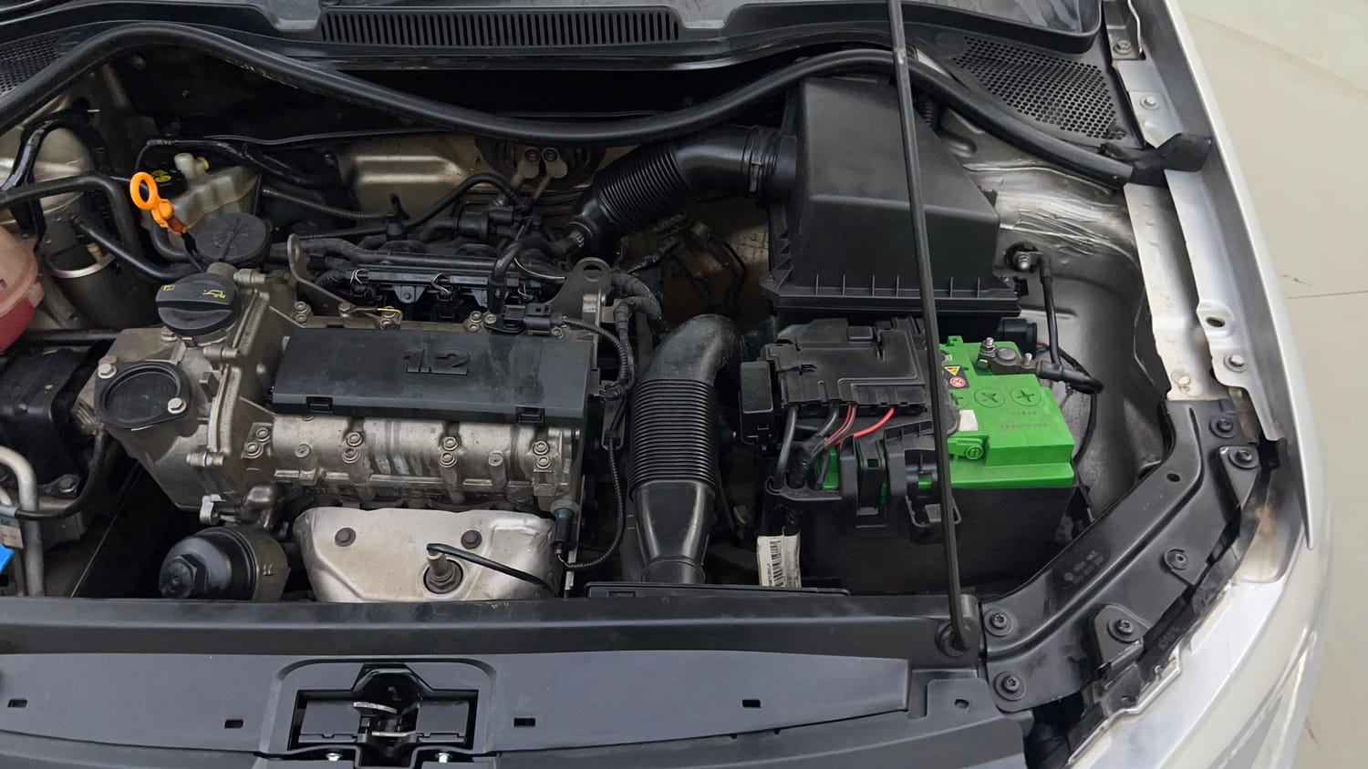 Used 2014 Volkswagen Polo Comfortline 1.2L (P) Petrol Manual engine ENGINE LEFT SIDE VIEW