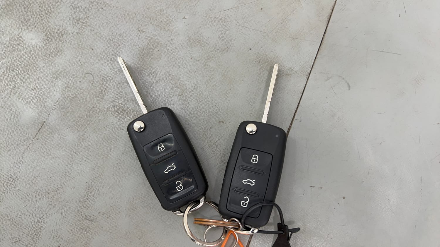 Used 2020 Volkswagen Polo Highline Plus 1.0L TSI Petrol Manual extra CAR KEY VIEW