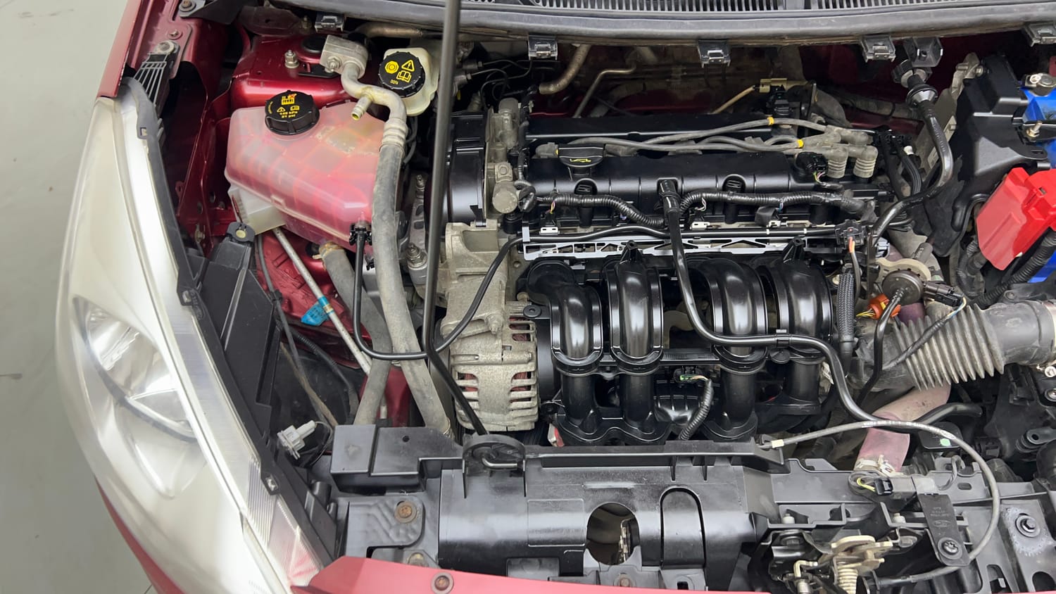 Used 2015 Ford Figo Aspire Trend 1.2 Ti-VCT Petrol Manual engine ENGINE RIGHT SIDE VIEW